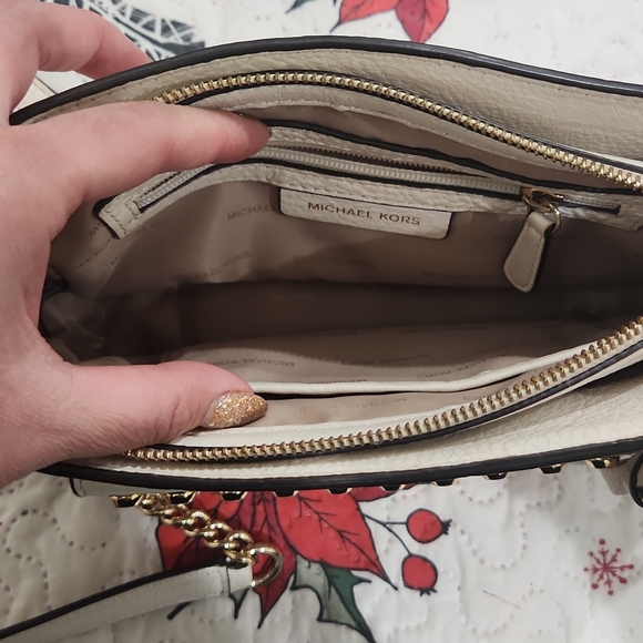 White mk bag w gold studs - Picture 4 of 5